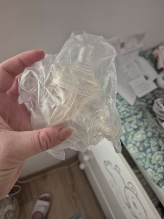 Електрическа помпа Philips Avent + аксесоари,бебешки шишета авент и др