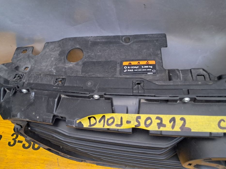 Грил решетка Мазда Цх3  Mazda CX 3