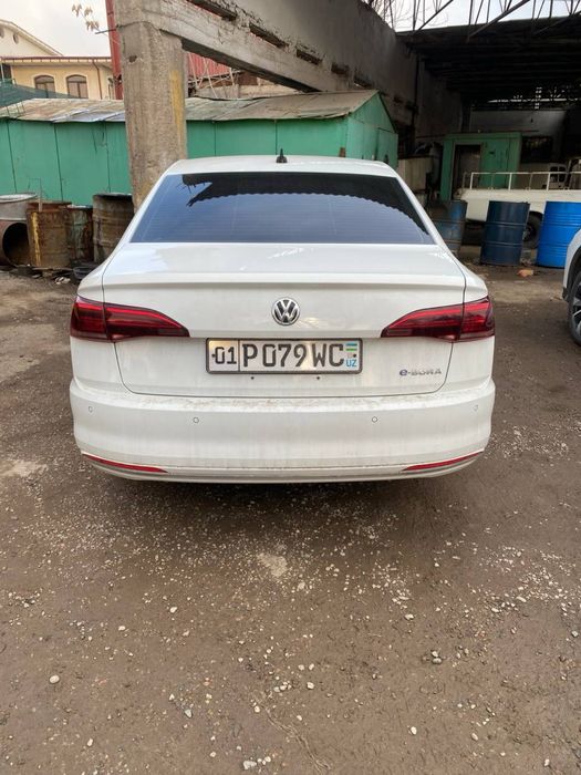 Volkswagen 2020 yili BORA