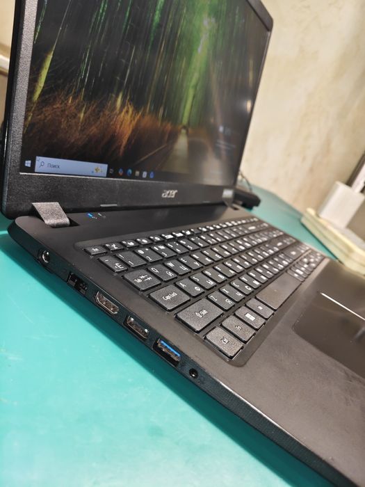 Acer Core i3 1005G1.