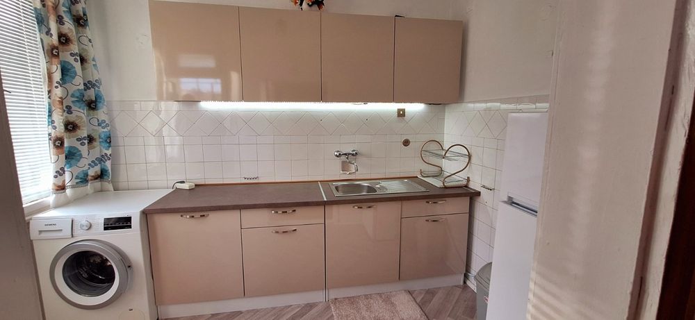 Дава се под наем Четиристаен апартамент в Горна Оряховица - 110 кв.м за 229.5 € - Снимка #1