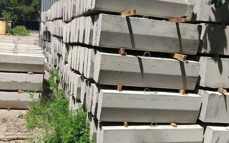 Поребрик, бордюр