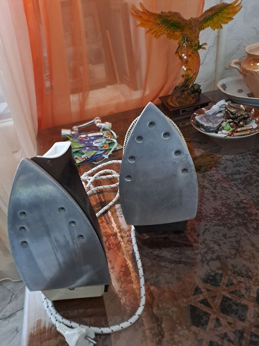 Продам утюги б/у