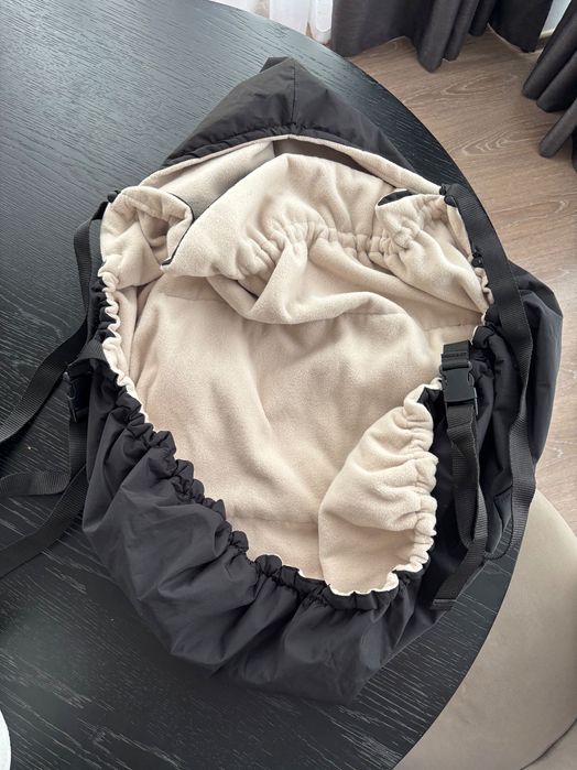 Manduca First, Marsupiu