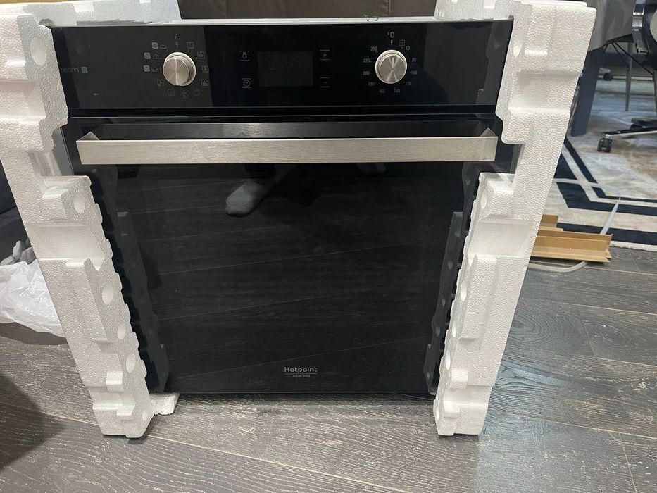 Электродуховка встроенная HOTPOINT (Италия)