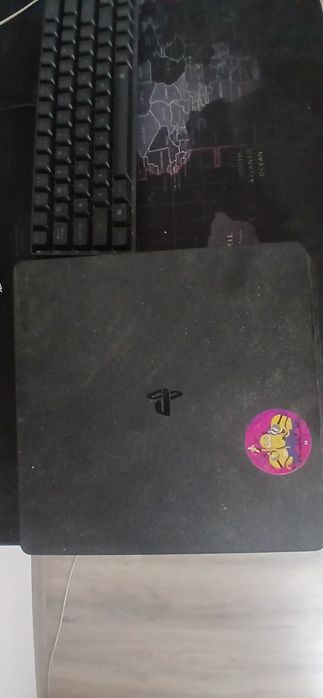 Vand PS4 Slim detali i atat in descriere cat si privat