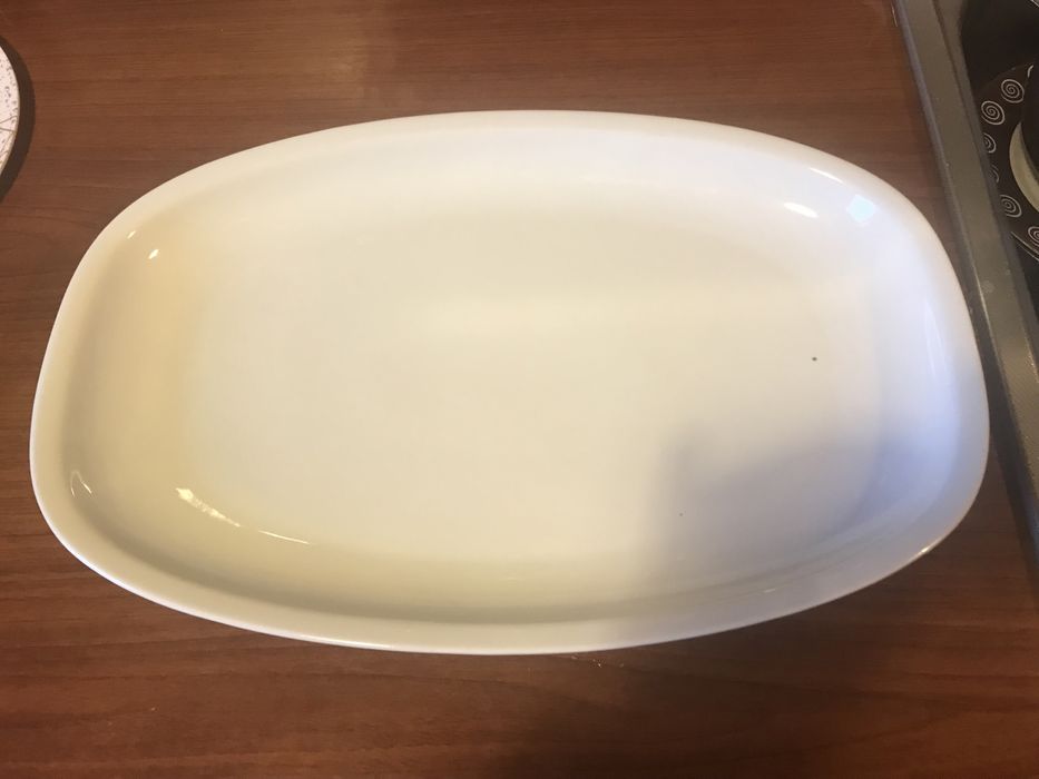 Platou alb din portelan