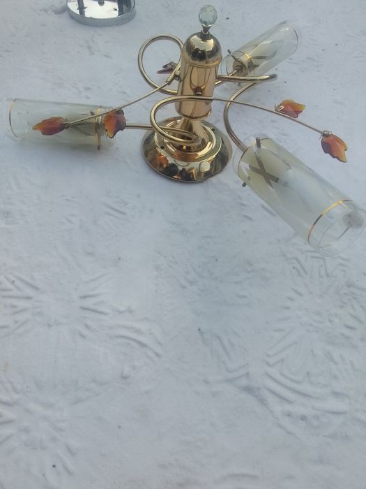 Продам люстры рабочии.