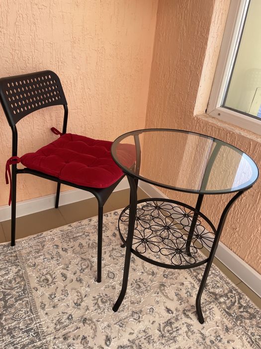 Кофейный/журнальный столик Ikea