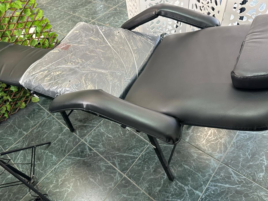 Кушетка за козметици / масажисти