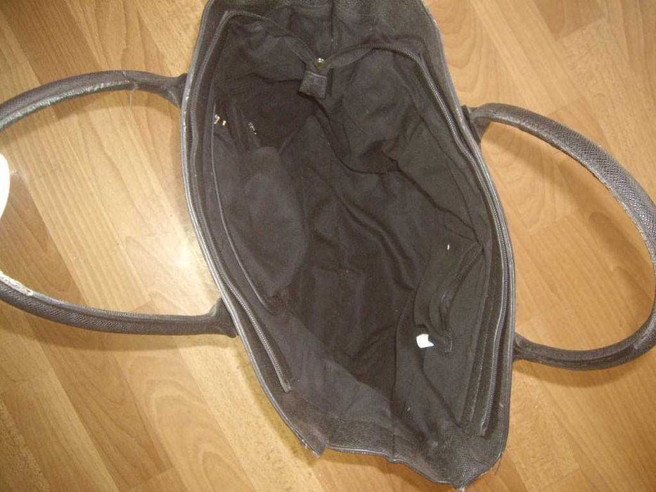 Продавам ежедневна дамска чанта David Jones Paris