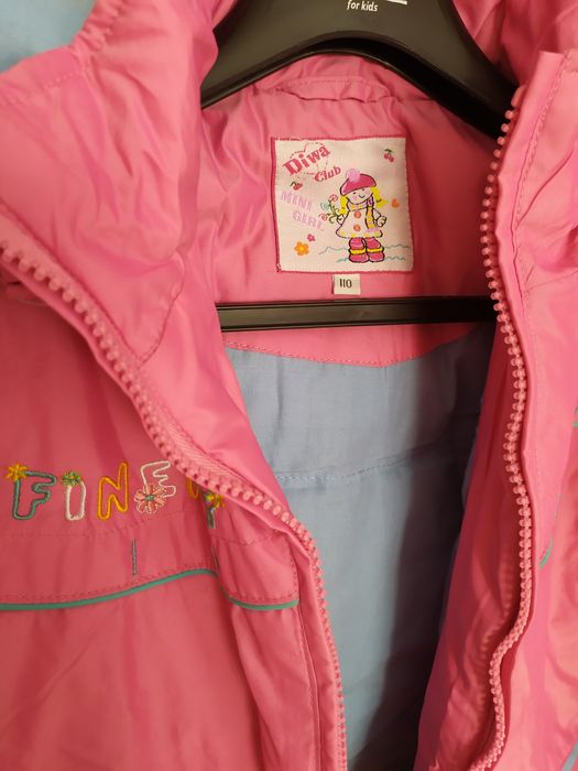 Куртка демисезонная для девочки 3,4-6 лет.