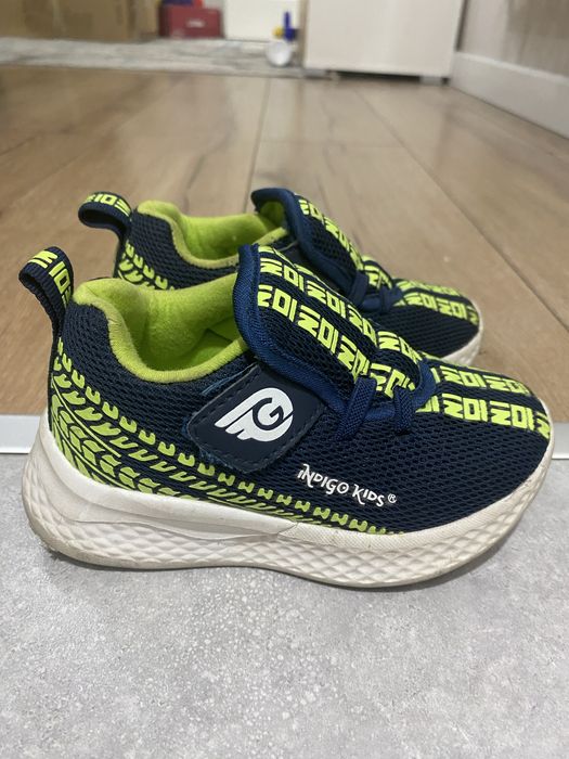 Продам детские кроссовки INDIGO KIDS
