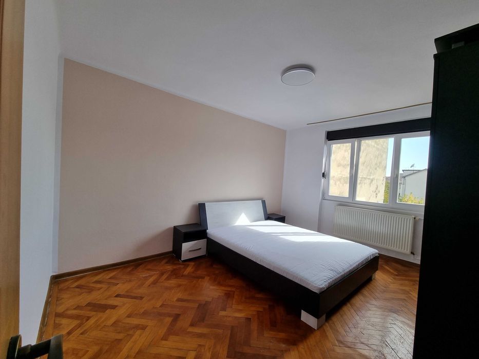 Apartament cu 2 Camere Decomandate - Foarte Aproape de Facultati