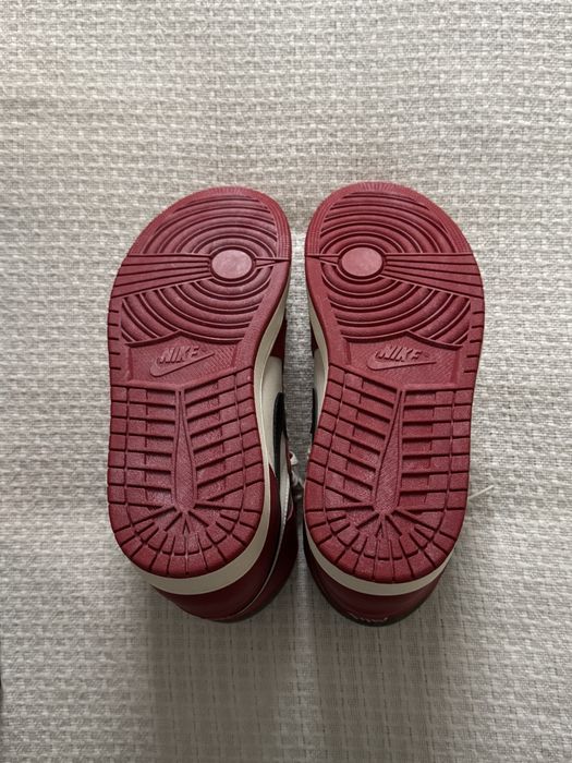 Nike Air Jordan 1 Retro high og chicago lost and found 43