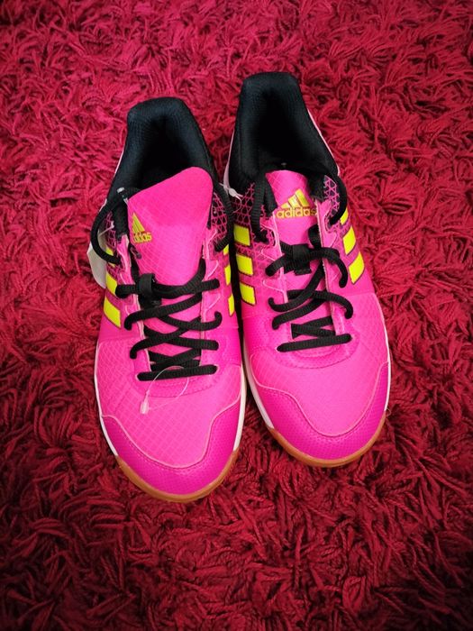 Vând Încălțăminte Adidas