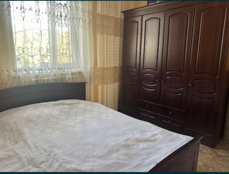 Продаю спальную гарнитуру