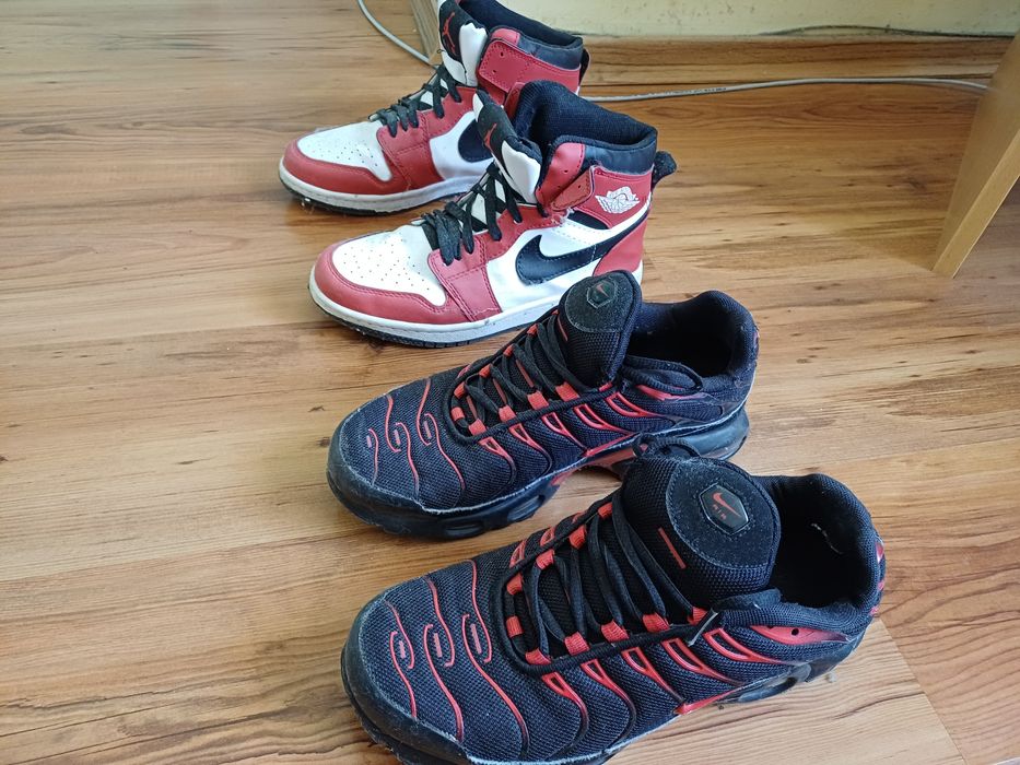 Продавам 2 чифта маратонки Nike