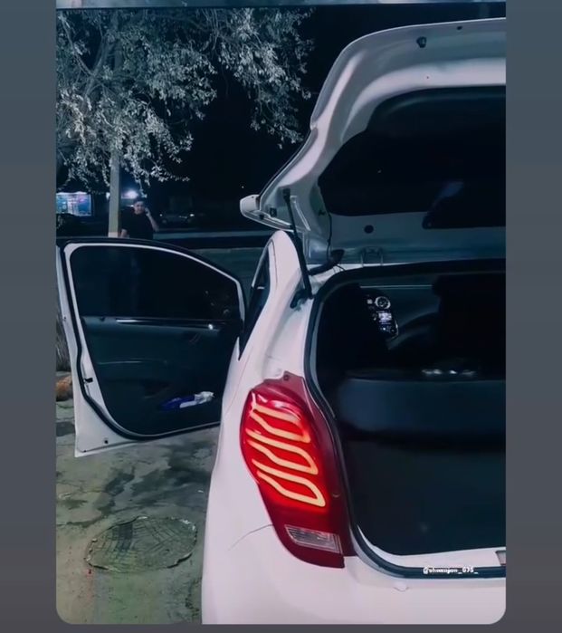 Spark avtomashinasi sotiladi!