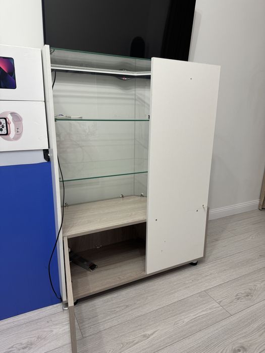 Продам ветрины срочно!