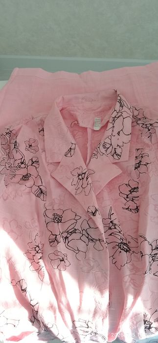 Женский костюм сатылады