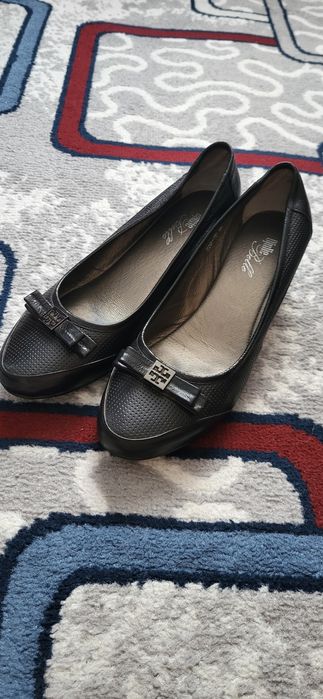 Продам детскую обувь