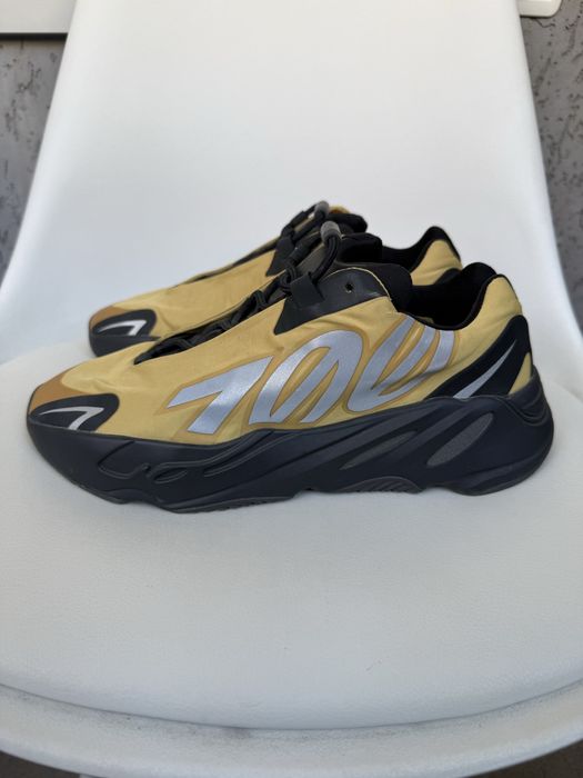 Yeezy Adidas MNVN 700 оригинални