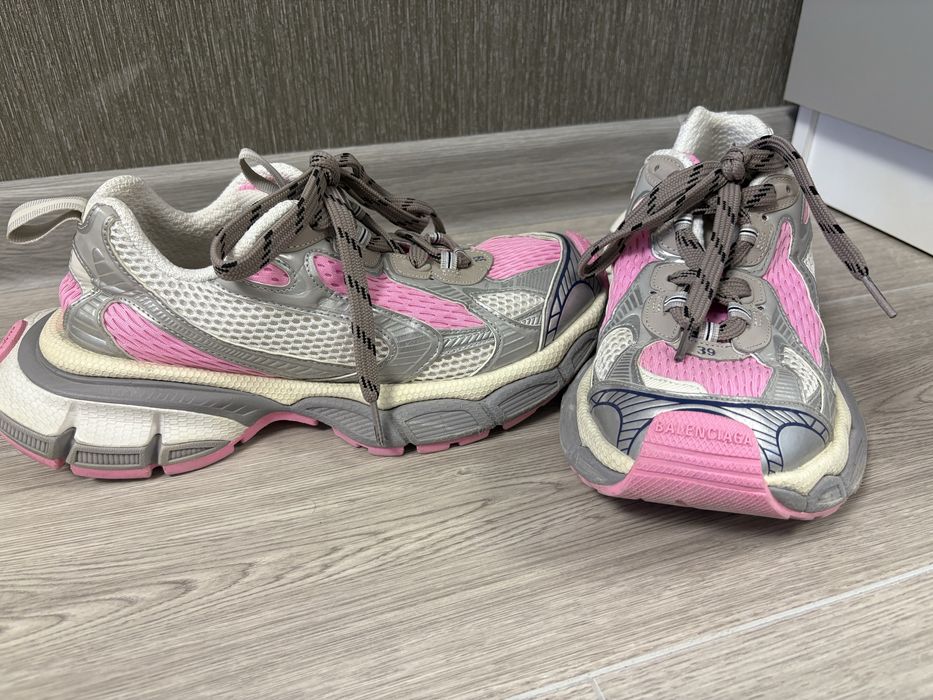 Продам кроссовки