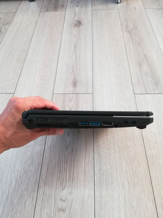 Vand Laptop i3 Fujitsu Siemens