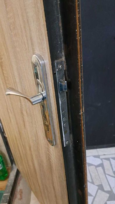 Входная дверь б/у