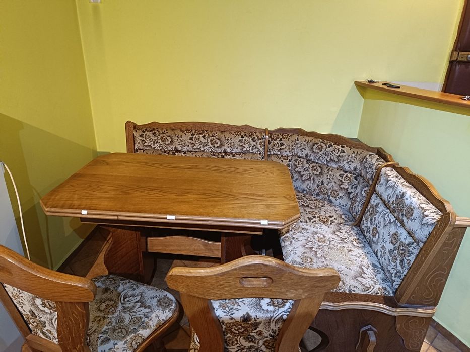 Vând set format din coltar de bucătărie cu spații de depozitare  si ma