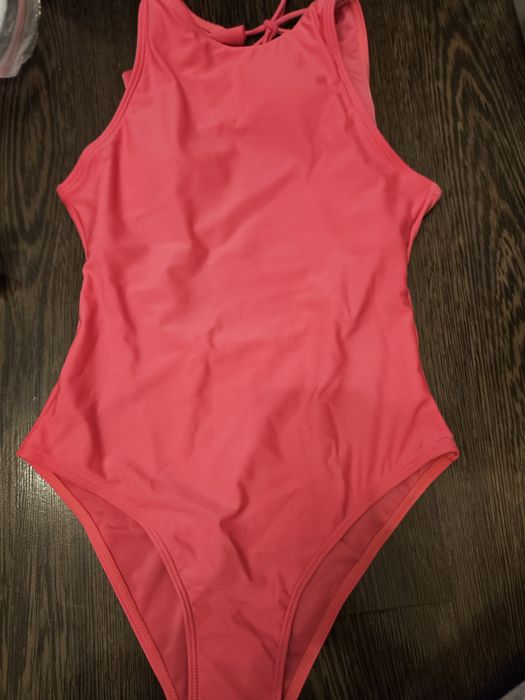 Costum de baie întreg