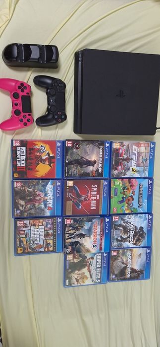 Vând ps4+2 controlere+stație de încărcare pt controlere+10 jocuri