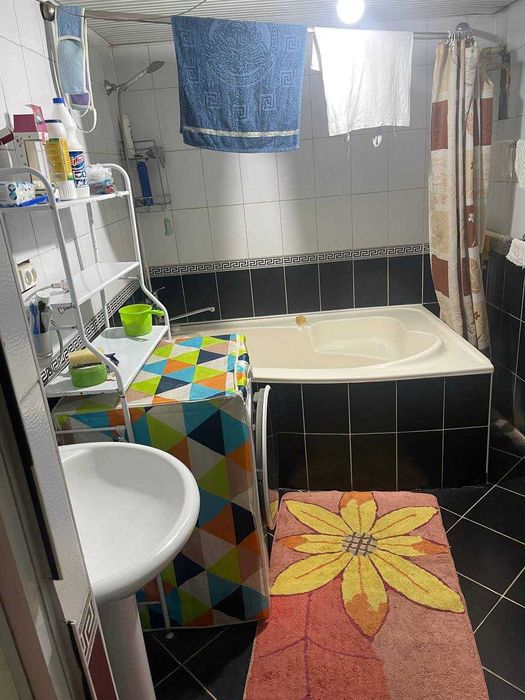 Ijaraga uy hovli beriladi