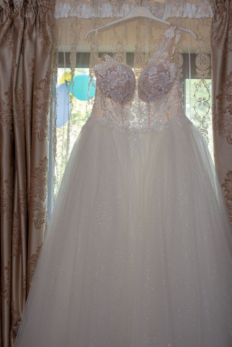 Vand rochie de mireasa