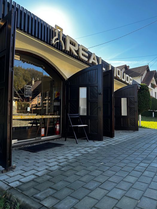 ÎNCHIRIEZ Spațiu Comercial DN73 –Moieciu de Jos (2.5 km / Castel) 60m2