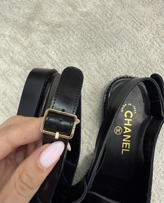 Лоферы Chanel с открытой пяточкой
