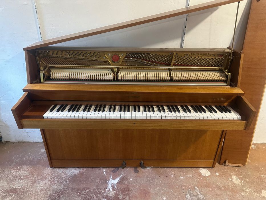 Акустично, Западно Германско Пиано Вилхелм Шимел (Willchem Schimmel),