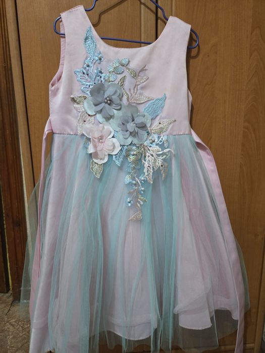 Платья нарядные на девочку