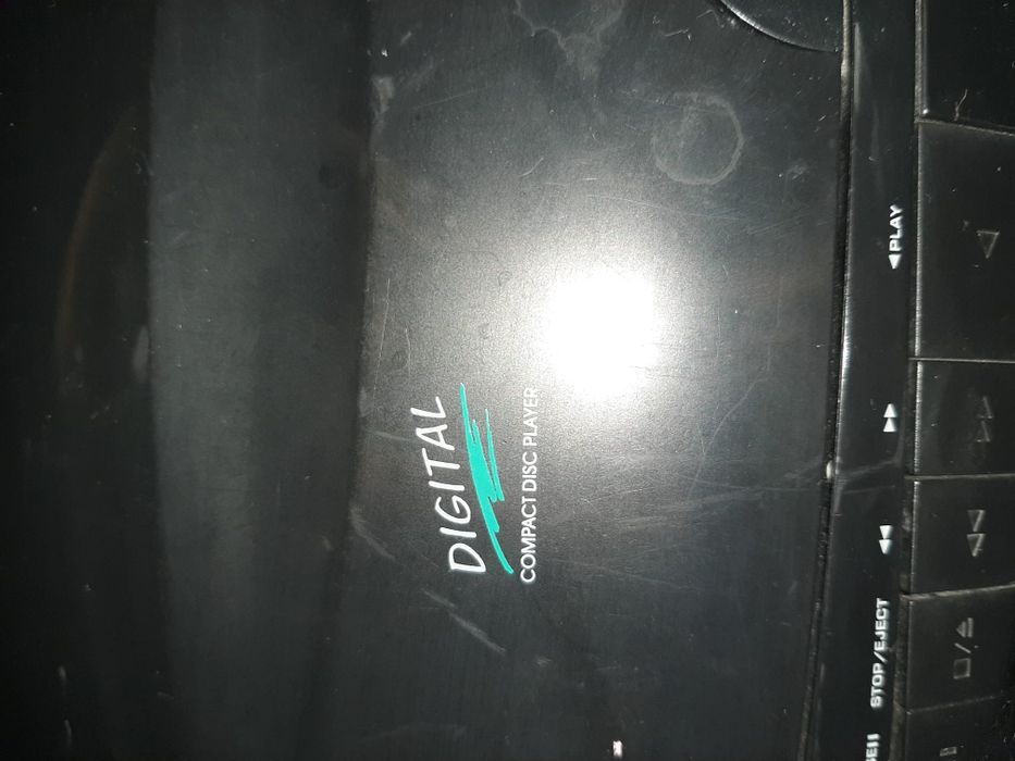 Vind  radio casetofon cu cd second  hand