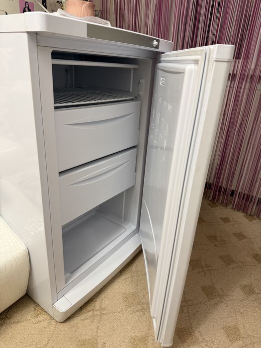 Морозильная камера INDESIT