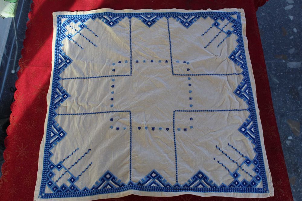 Покривки за маса на една кука,