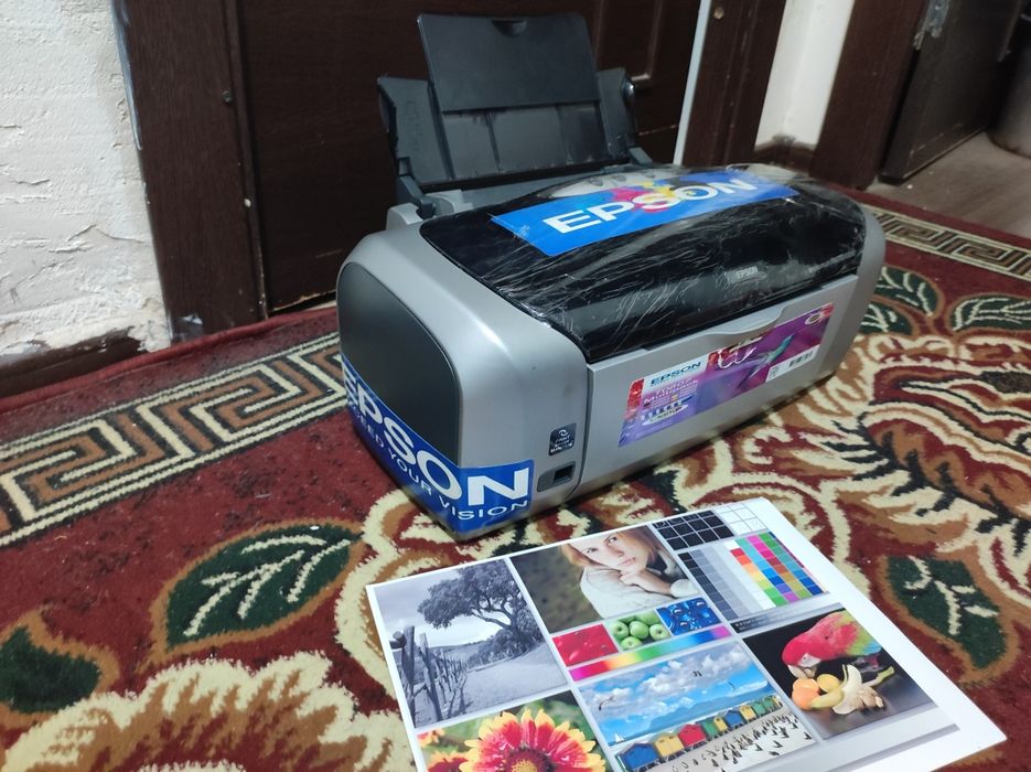 EPSON R 200 tezkor foto studya uchun 6 ta rangli printer.dyuzi toʻliq