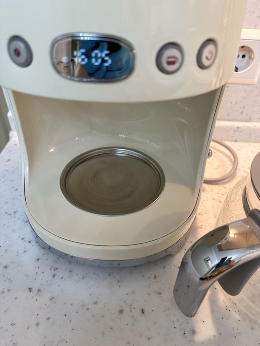 Кофеварка Smeg капельная