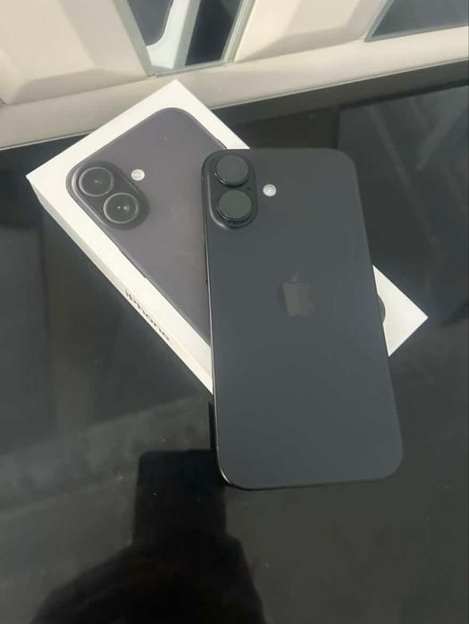 Iphone 16 negru mat   in stare foarte buna