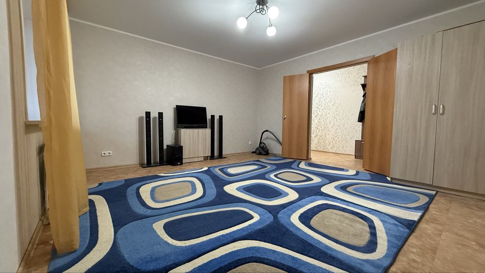 Продам 1 комнатную квартиру (49 м*)