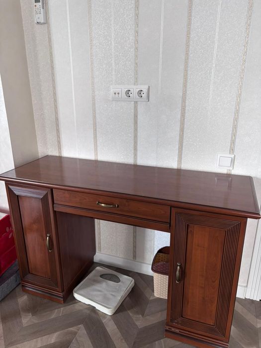 Продаётся спальный гарнитур