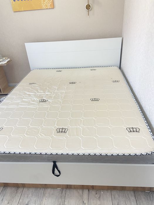 Кровать двухспальная 160 на 200