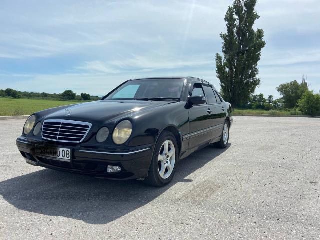 Мерседес бенс w210 e320 кожанный салон 2001 года 240 лошадинных сил!!!