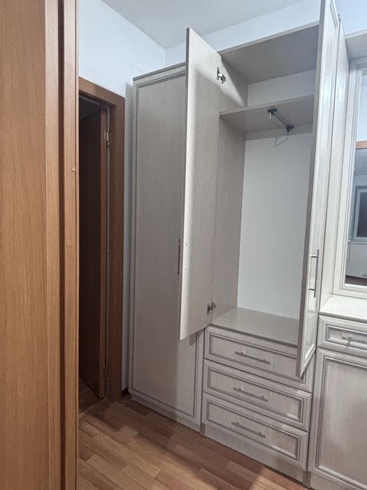 Продам шкаф для прихожей